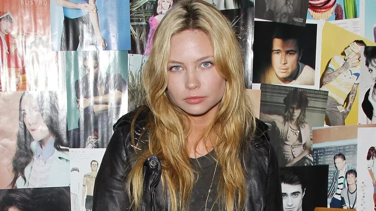Daveigh Chase was an American actress and singer who passed away on June 16, 2026, at the age of 35 in Los Angeles, California. She rose to prominence as a highly accomplished child star in the early 2000s, leaving a lasting impact on pop culture by simultaneously bringing to life one of Disney's most beloved protagonists and one of horror cinema's most terrifying villains.