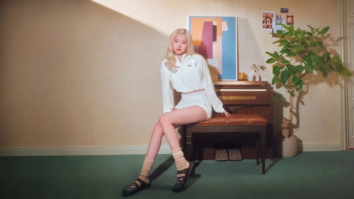 The PUMA Speedcat Mule campaign officially launched globally on June 23, 2026, fronted by PUMA Global Brand Ambassador and K-pop superstar Rosé from BLACKPINK. This release is an offbeat, backless reinterpretation of PUMA’s iconic low-profile motorsport shoe, shifting its athletic DNA into effortless lifestyle streetwear.