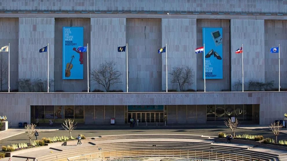 The National Museum of American History, located on the National Mall in Washington, D.C., preserves the heritage of the United States through a vast collection of over 1.8 million artifacts. As part of the Smithsonian Institution, this free-admission museum explores American social, political, cultural, and military history from the colonial era to the present. Visitors can view iconic cultural treasures like the original Star-Spangled Banner flag, Abraham Lincoln's top hat, Dorothy’s ruby slippers, and Thomas Edison's lightbulbs. Beyond housing permanent exhibitions on presidential history, transportation, and innovation, the institution regularly hosts dynamic public programs and serves as a major hub for academic research.